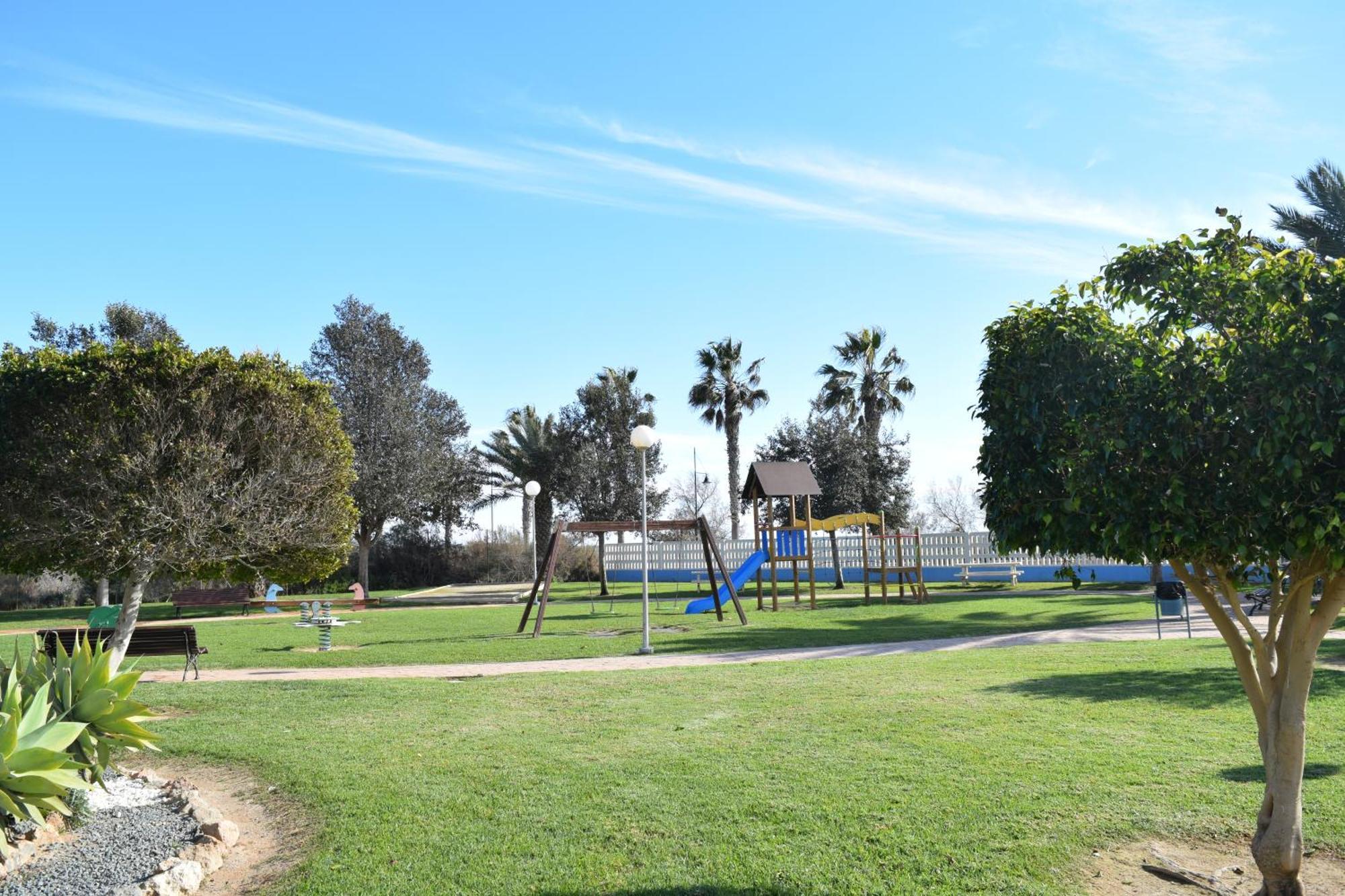 Luxurious Spacious Three Bedroom Apartment On Beachfront Almerimar Bagian luar foto