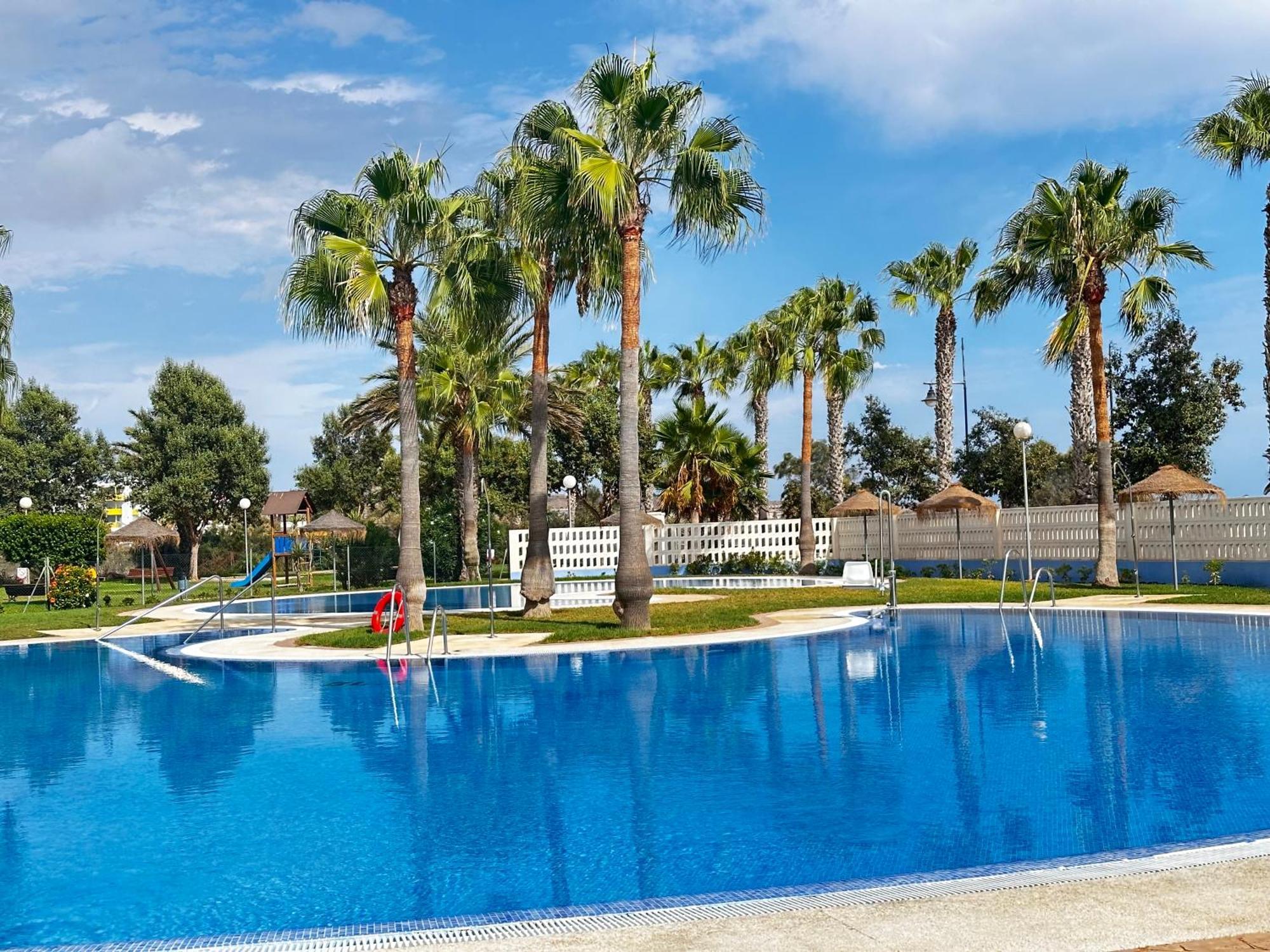 Luxurious Spacious Three Bedroom Apartment On Beachfront Almerimar Bagian luar foto